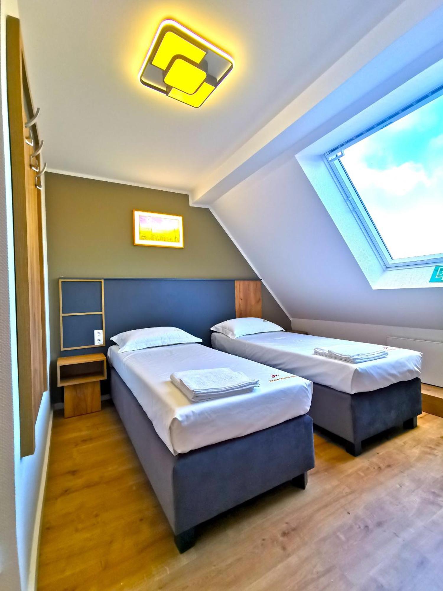 Home Inn Hotel 多尔马根 外观 照片