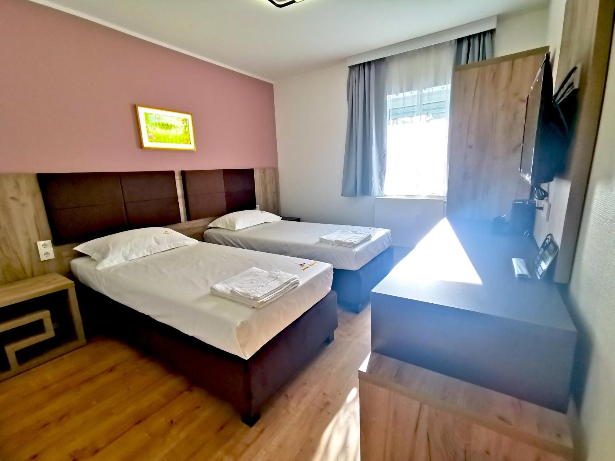 Home Inn Hotel 多尔马根 外观 照片